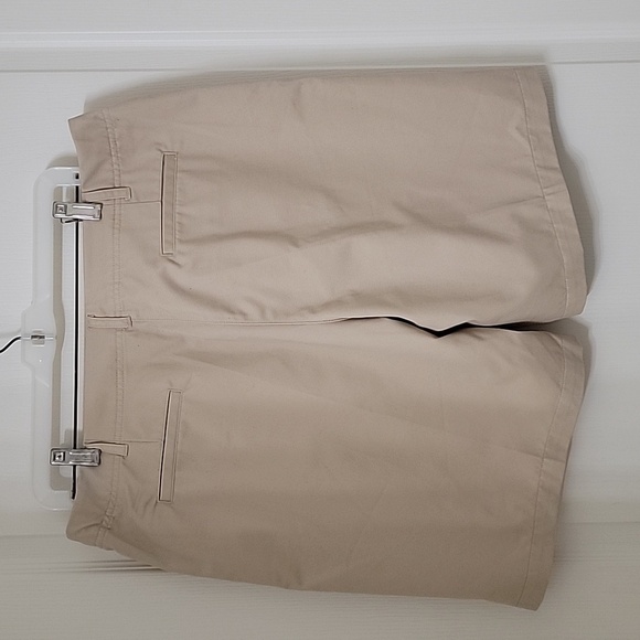 Lands' End Size 14P Khaki Shorts, 9" Inseam, Excellent Condition - Picture 2 of 11